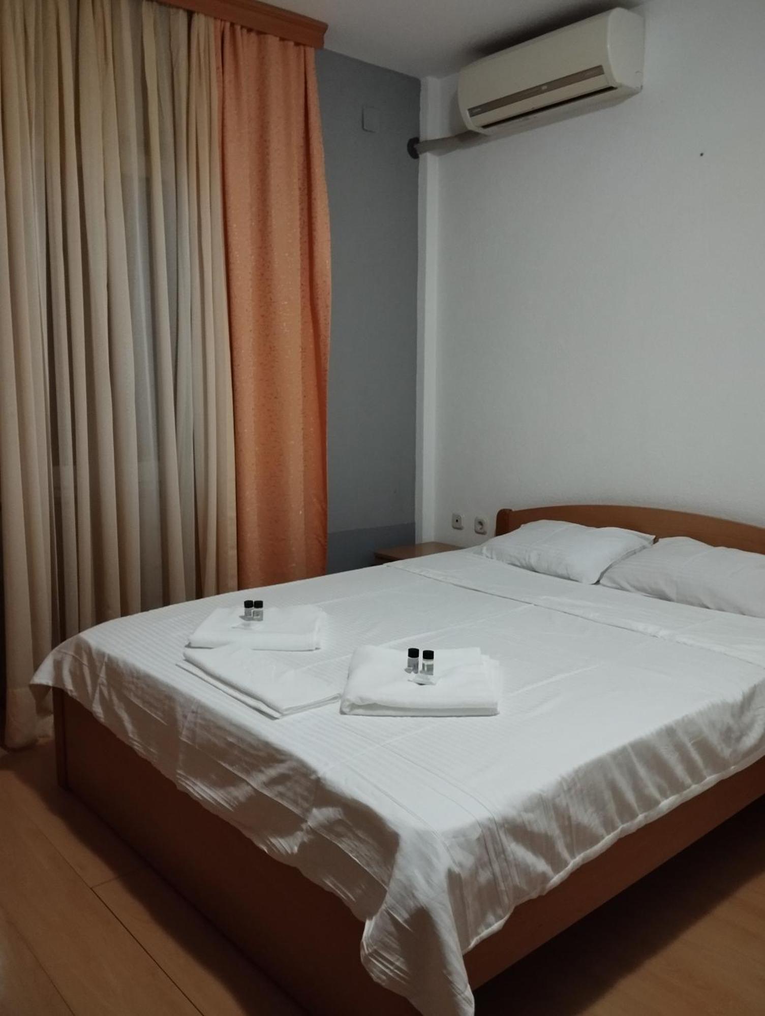 Hotel Ariston Struga Exterior photo