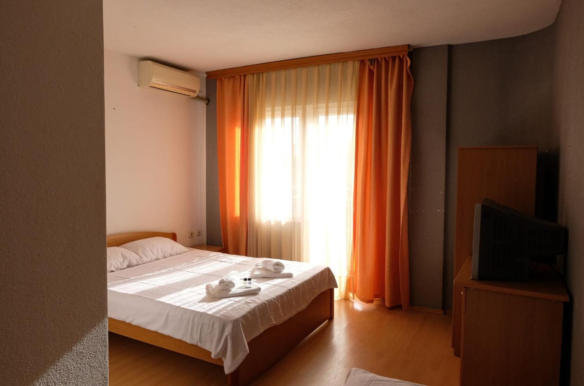 Hotel Ariston Struga Exterior photo